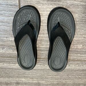 Women’s Crocs Flip flops size 11 | worn once